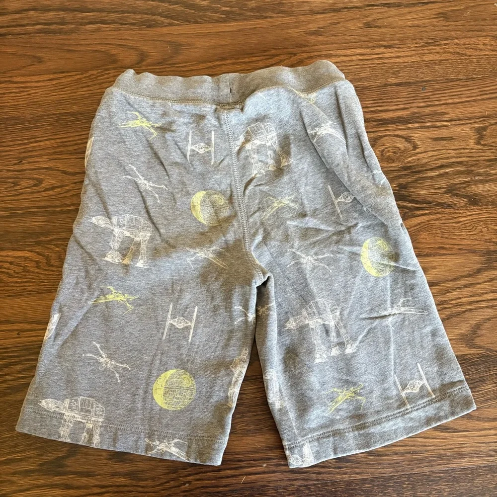 Gap kids boys Star Wars shorts with elastic waist